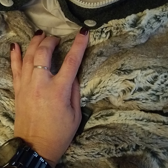 Hilary Radley Cream Barn Jacket with Faux Fur Removable Insert - Picture 6 of 7